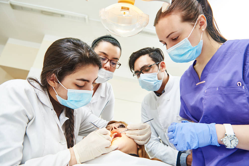 El número de visitas a las clínicas dentales universitarias sigue en aumento